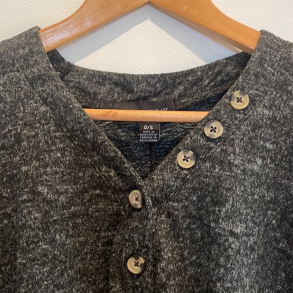 Henley Button Poncho- Grey - Picture 4 of 6